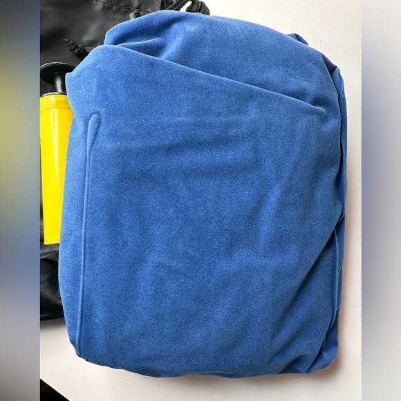 NEW NEVER USED RestZone Inflatable Airplane Travel Pillow for Kids or Legs - Picture 5 of 9